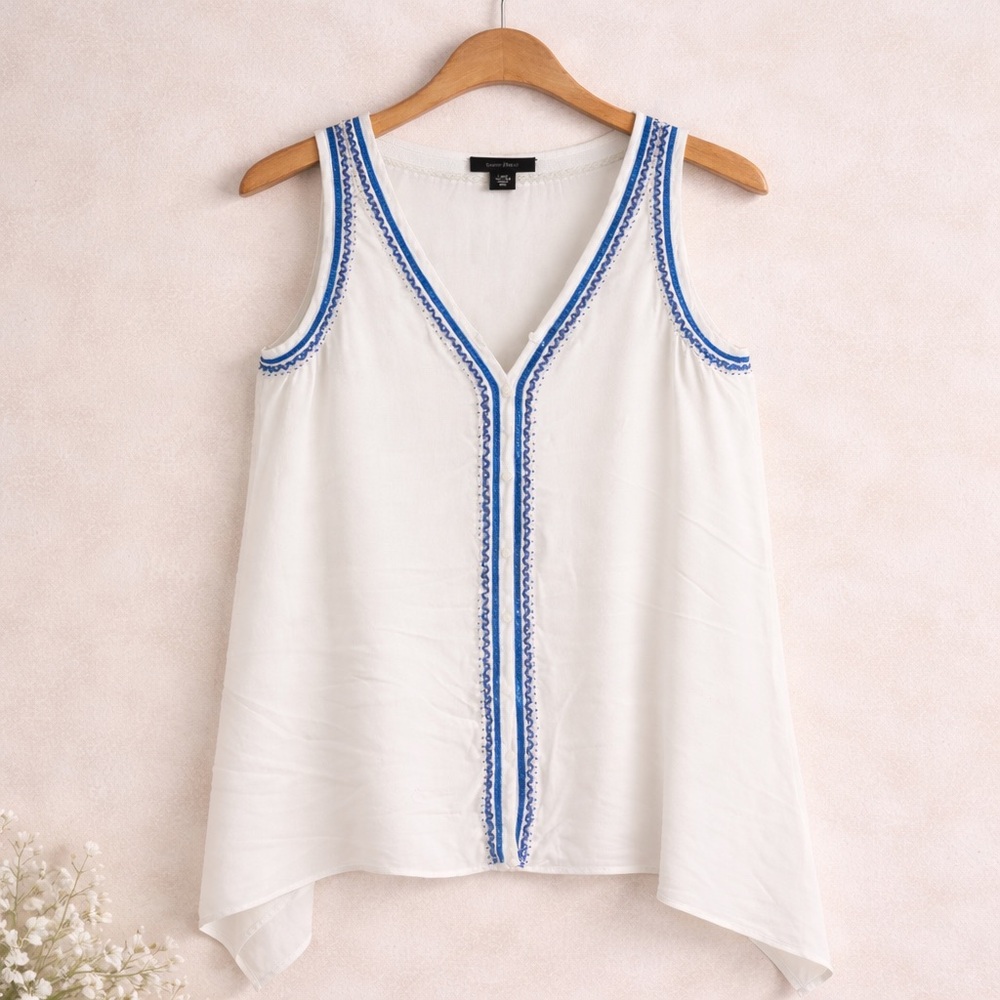 ✨ Karen Kane Asymmetrical Hem Embroidered Top Size S